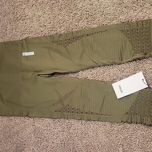 Gymshark Energy Seamless Capri Length Leggings size xs Olive Green
